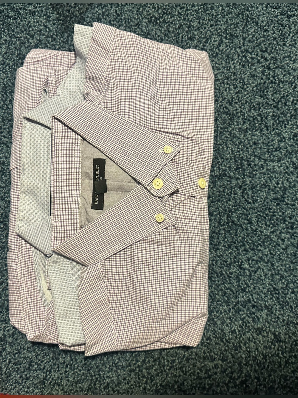 Banana Republic lot of 2 men’s shirts size XL  plaid patterned EUC